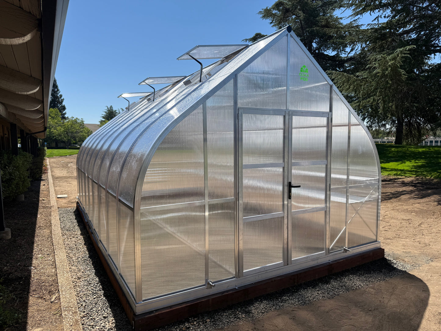 Titan 12x21